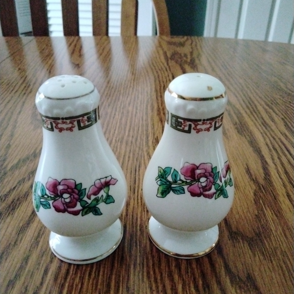Elegant Floral Ceramic Salt and Pepper Shakers